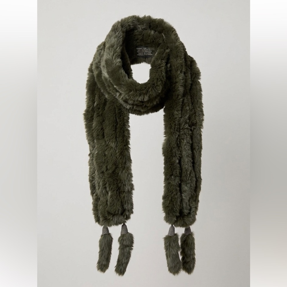 Danier Rabbit Fur Scarf or Neck Warmer Green Boho Whimsical Indie Grunge